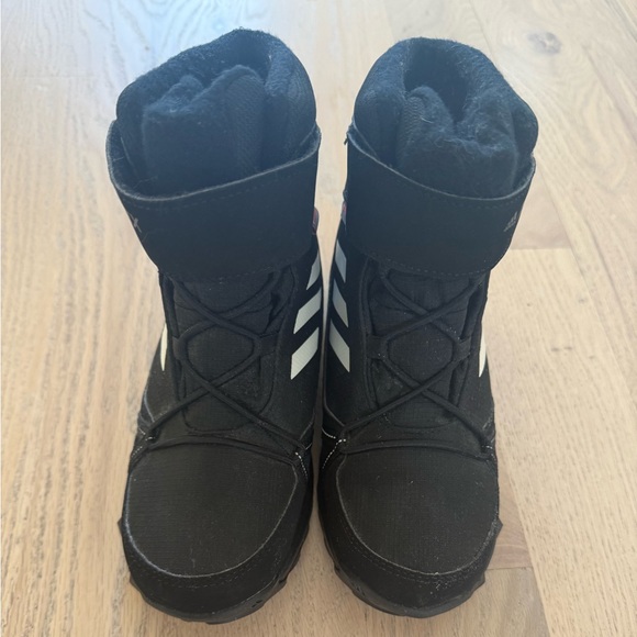 NEVER WORN adidas kids Terrex Snow Cf R.Rdy hiking shoes - Picture 5 of 8